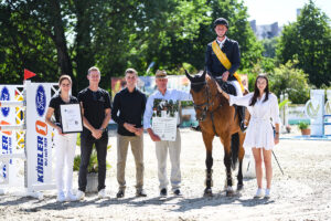 DSC 4905 300x200 - Goldenes Reitabzeichen für Johannes Brodhecker